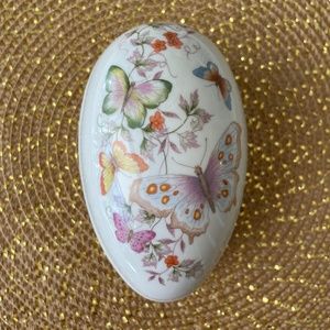 Vintage 1974 Avon Porcelain Egg